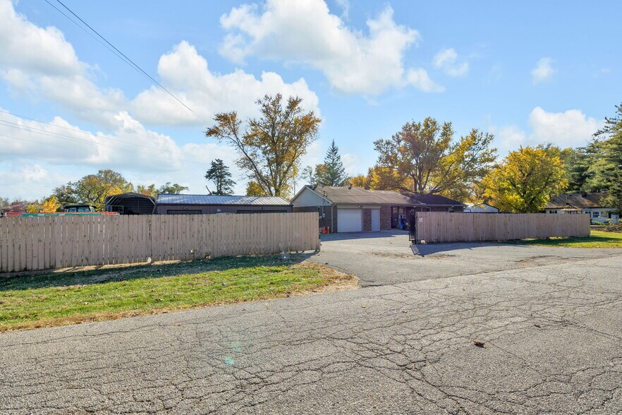 Primary Photo Of 7601 Milhouse Rd, Indianapolis Office For Sale