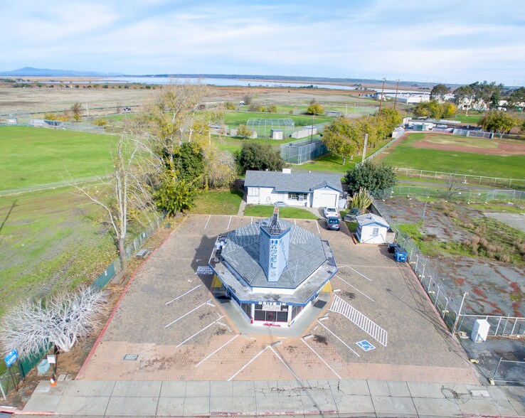 More Photos Of 1820 W 10th St, Antioch Restaurant For Sale