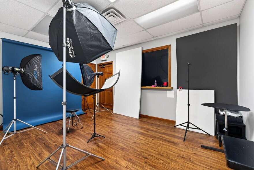 More Photos Of 1964 N Lakeman Dr, Bellbrook Medical For Sale