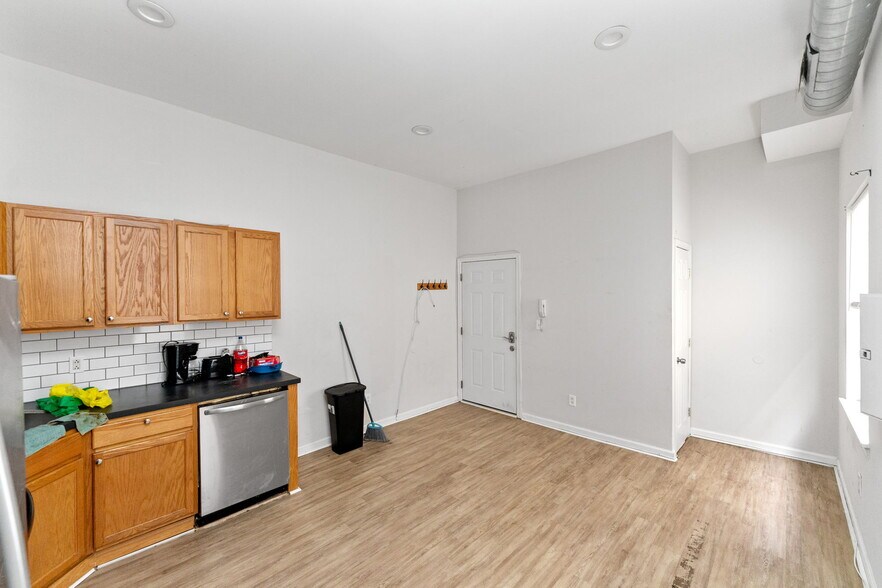More Photos Of 1305 N 15th St, Philadelphia Apartments For Sale
