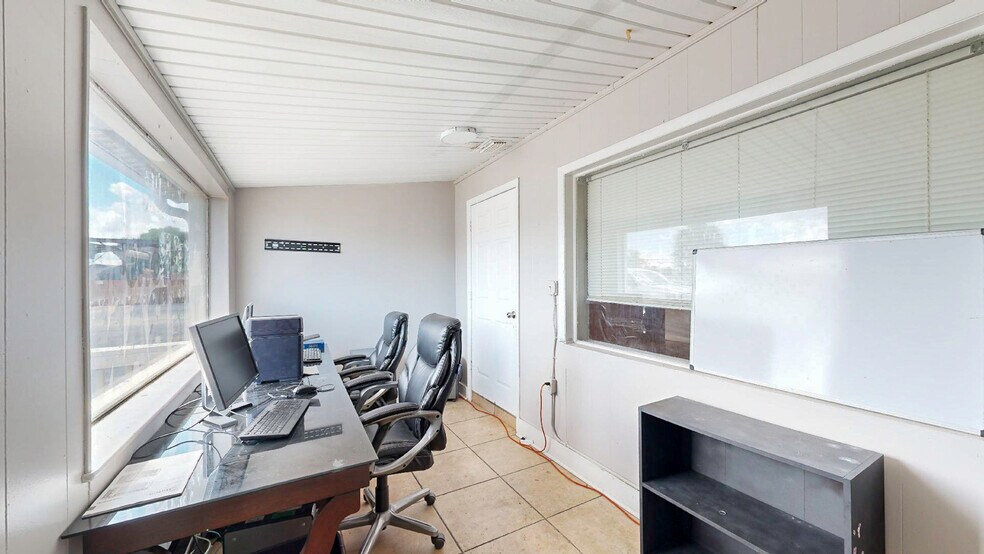 More Photos Of 1918 Aurora Rd, Melbourne Auto Dealership For Lease