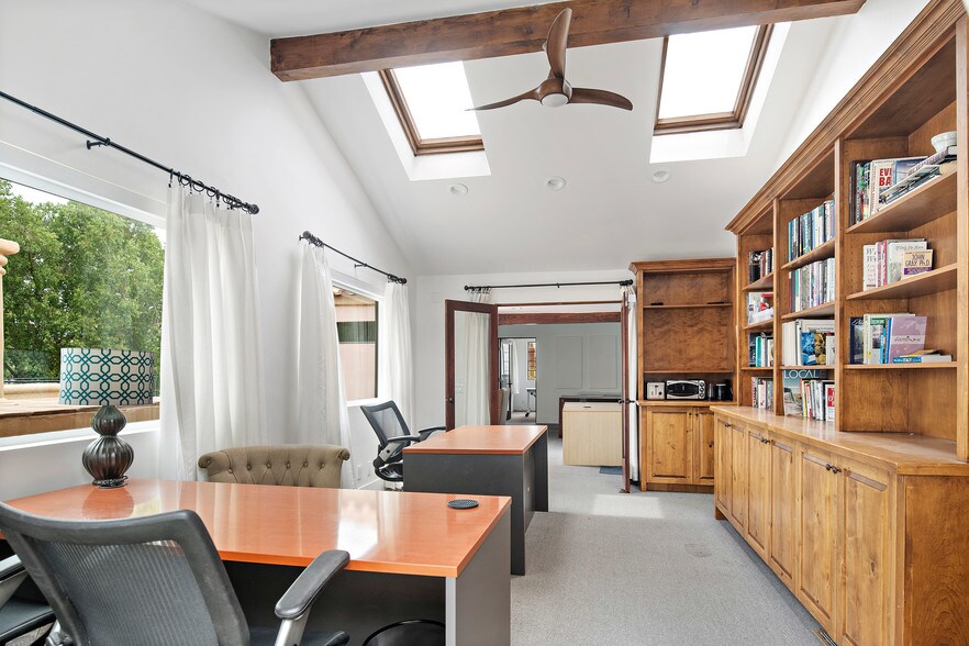 More Photos Of 51370 Avenida Bermudas, La Quinta Office Residential For Sale