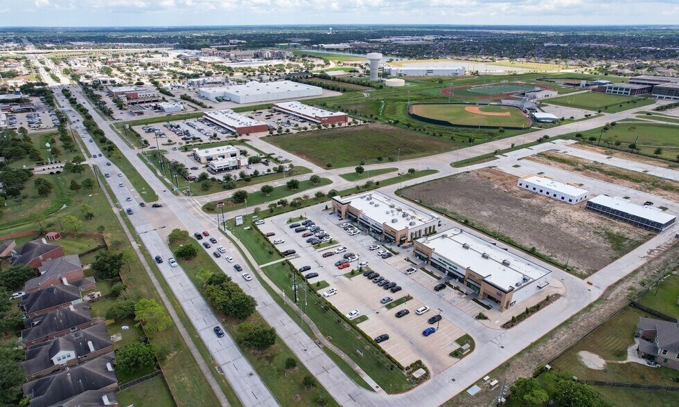 More Photos Of 11940 Broadway St, Pearland Storefront For Lease
