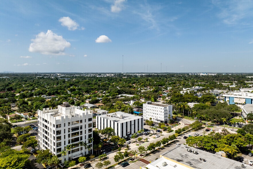More Photos Of 2500 Hollywood Blvd, Hollywood Office For Lease