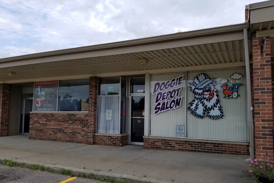 More Photos Of 8751-8789 Monroe Rd, Durand Unknown For Lease