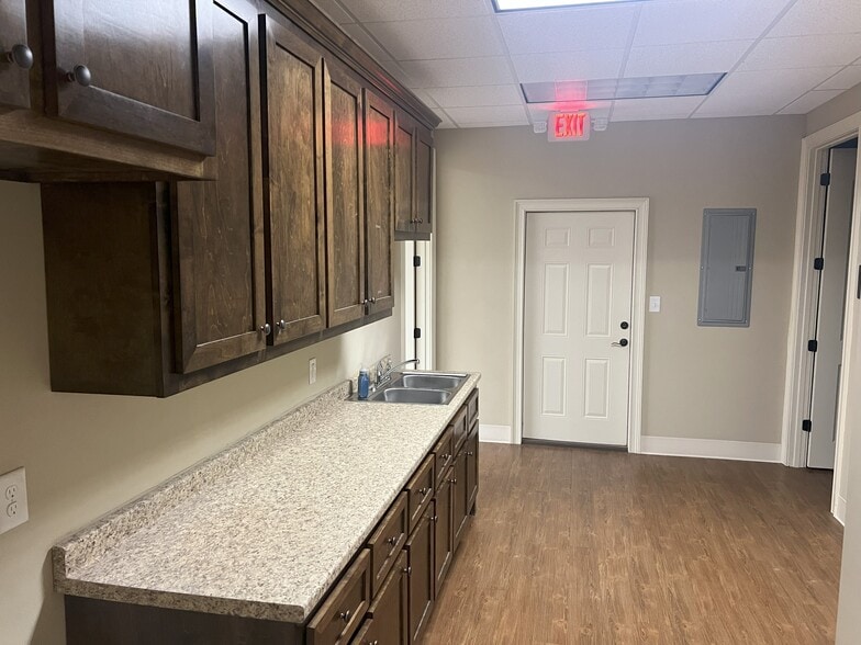 More Photos Of 2000 Northside Crossing, Macon-Bibb Office For Lease