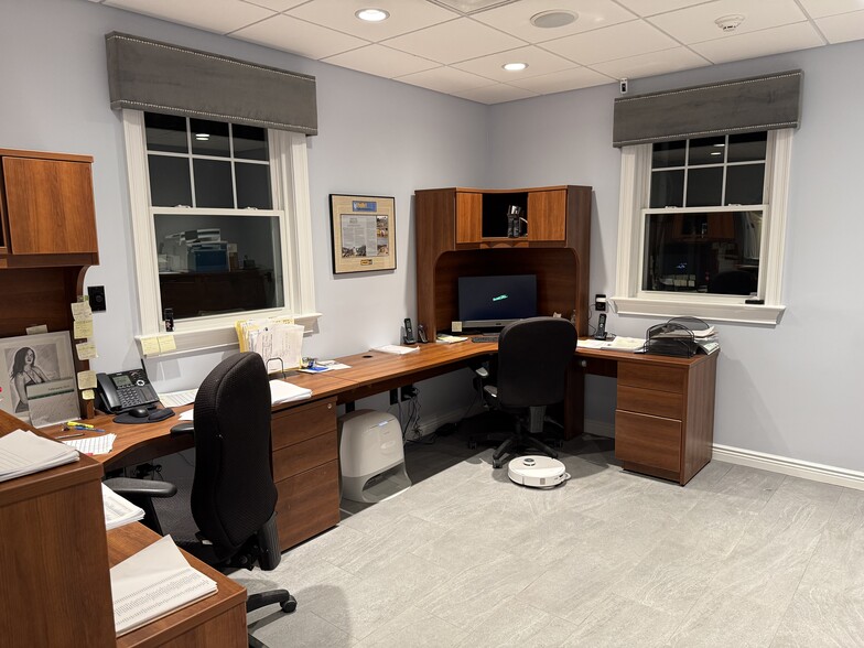 More Photos Of 90 Ramapo Valley Rd, Oakland Freestanding For Lease