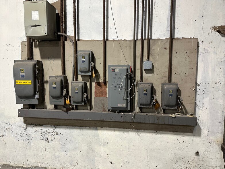 More Photos Of 5 Pruyn's Island Dr, Glens Falls Unknown For Lease