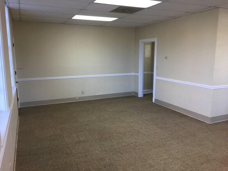 More Photos Of 301 Broome St, Lagrange Office For Lease