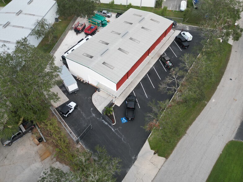 More Photos Of 6247-6251 Colan Pl, Sarasota Warehouse For Lease