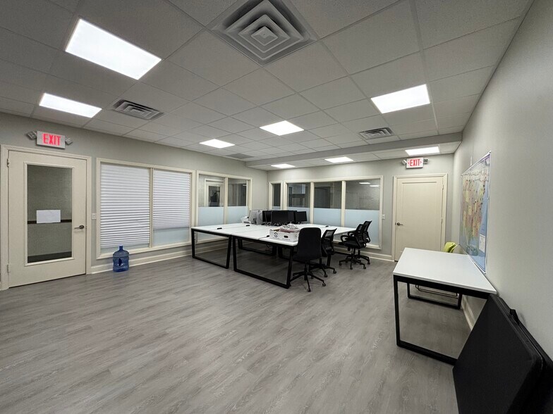 More Photos Of 35-37 Kings Hwy, Haddonfield Office For Lease