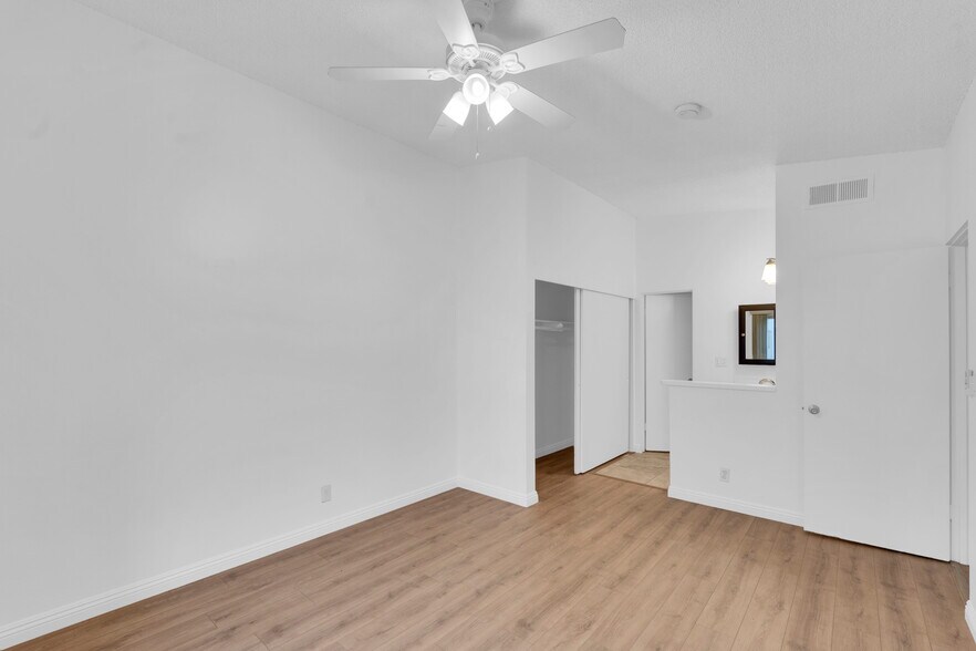 More Photos Of 425 Ford Rd, Costa Mesa Multifamily For Sale