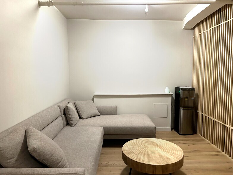 More Photos Of 68 Thomas St, New York Apartments For Sale