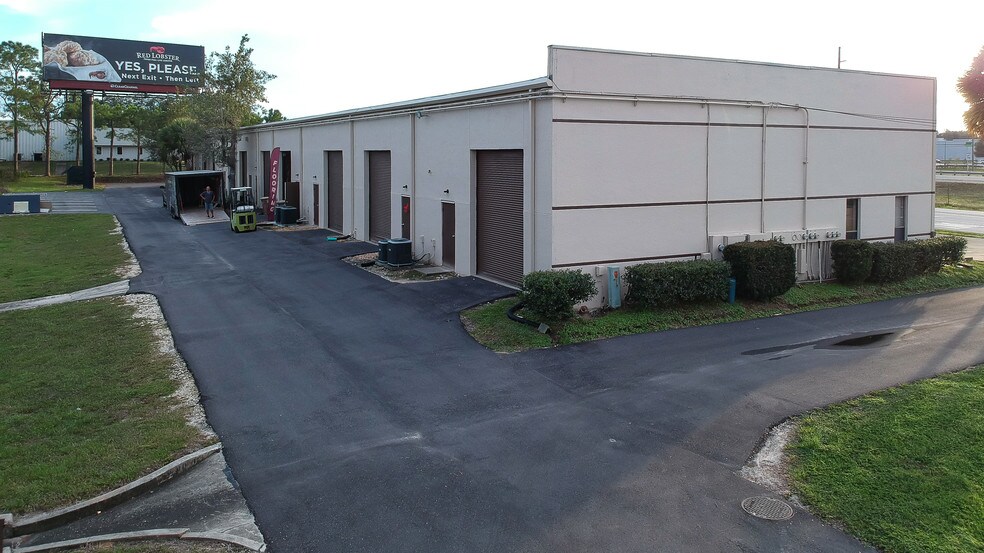 More Photos Of 1301 SW 37th Ave, Ocala Showroom For Lease