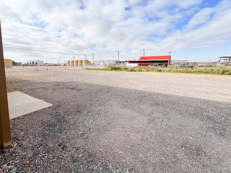 More Photos Of 1304A Dayton Rd, Midland Warehouse For Sale