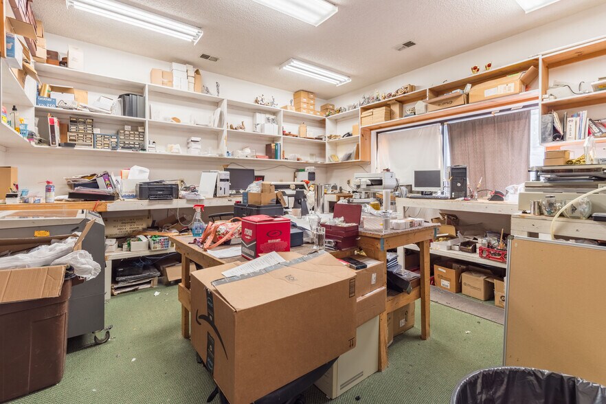 More Photos Of 451 Columbia Ave, Lexington Freestanding For Sale