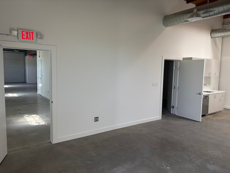 More Photos Of 1714 18th St, Santa Monica Loft Creative Space For Lease