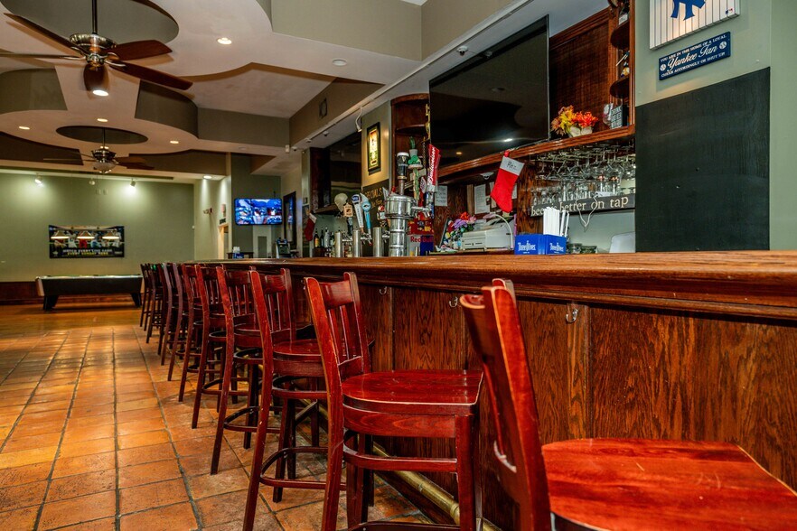 More Photos Of 266 Dartmouth St, New Bedford Restaurant For Sale