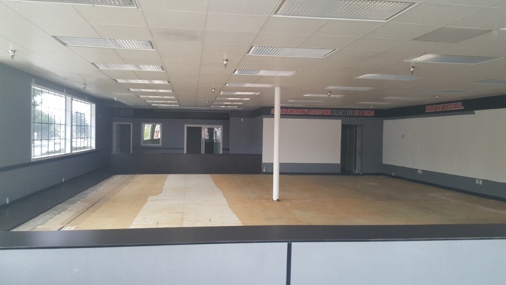 More Photos Of 1425 S Victoria Ave, Ventura General Retail For Lease