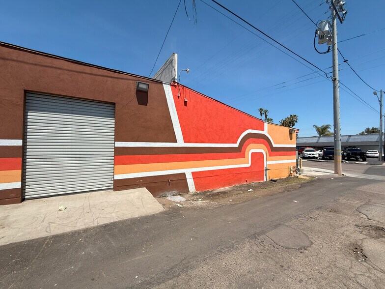 More Photos Of 607 W 9th Ave, Escondido Supermarket For Sale