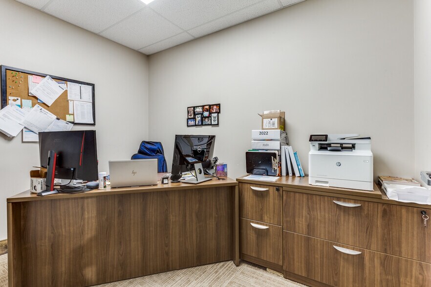 More Photos Of 5761 Park Vista Cir, Keller Warehouse For Sale