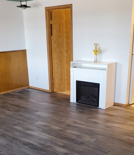 More Photos Of 424 Victoria Av E, Regina Storefront Retail Residential For Sale