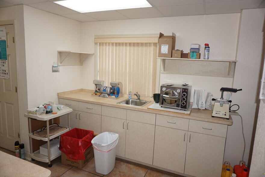 More Photos Of 2910 W Waters Ave, Tampa Medical For Sale