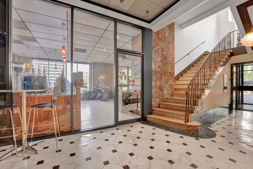 More Photos Of 109 N Main St, Memphis Apartments For Sale