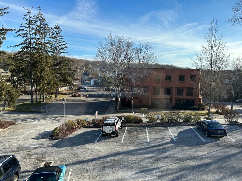 More Photos Of 23 Hubbard Rd, Wilton Medical For Lease