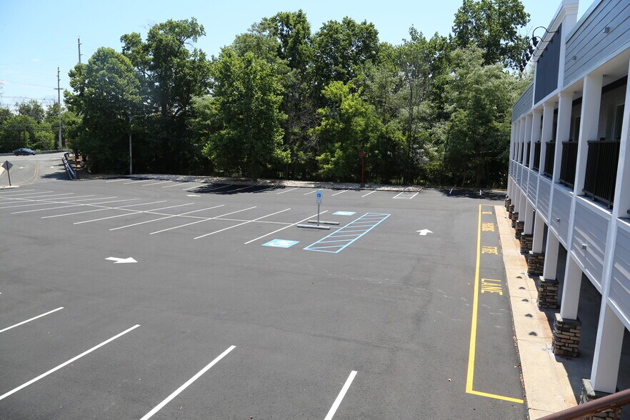 More Photos Of 353 Us Highway 22, Green Brook General Retail For Lease