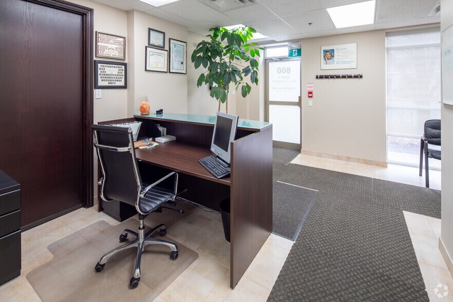 More Photos Of 800 Sheppard Ave W, Toronto Apartments For Sale