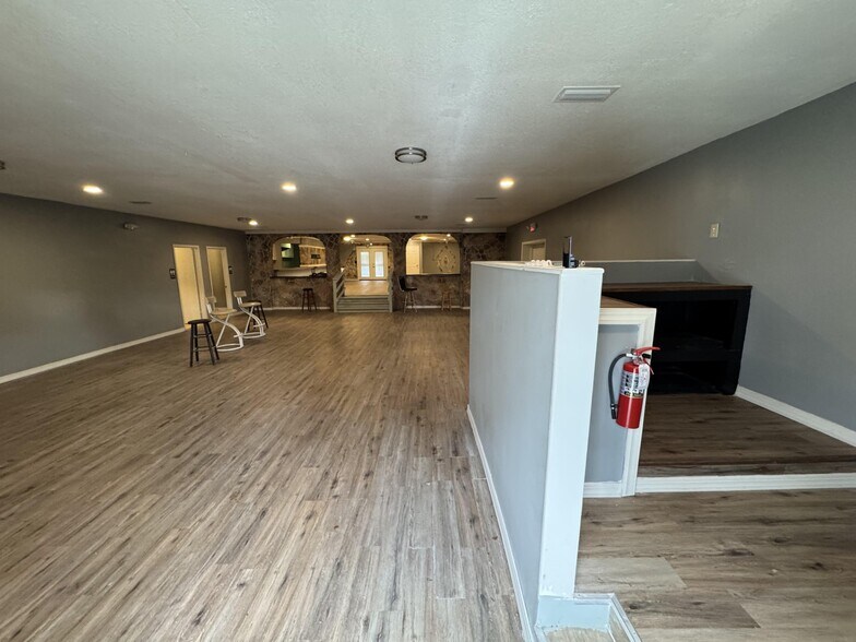 More Photos Of 7854 Moncrief-Dinsmore Rd, Jacksonville Freestanding For Sale
