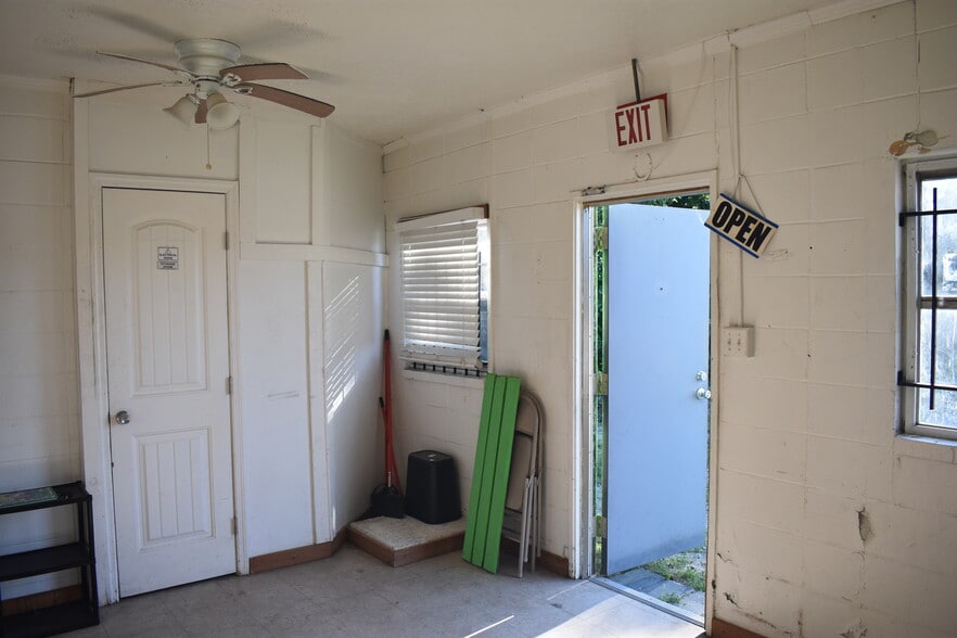 More Photos Of 1484 Broad St, Augusta Freestanding For Sale