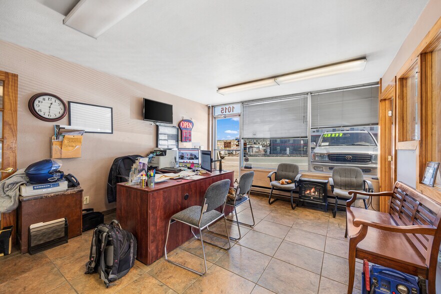 More Photos Of 1015 Park St, Castle Rock Auto Dealership For Lease