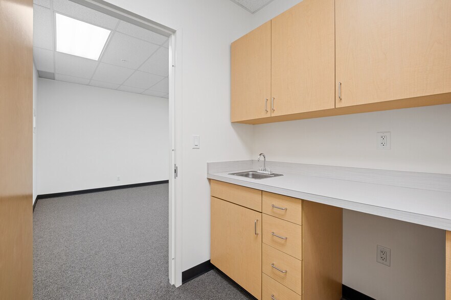 More Photos Of 185 Kisco Ave, Mount Kisco Light Manufacturing For Lease