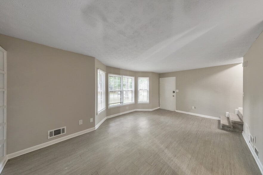 More Photos Of 2611 Golfview Ter SE, Conyers Multifamily For Sale