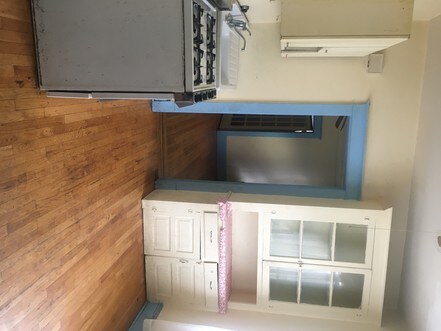 More Photos Of 28 Hale St, New Brunswick Apartments For Sale