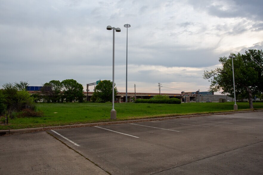 More Photos Of 1441 Trinity Mills Rd W, Carrollton Unknown For Lease