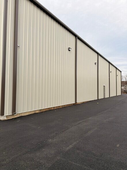 More Photos Of 719 Florence St, Camden Warehouse For Lease