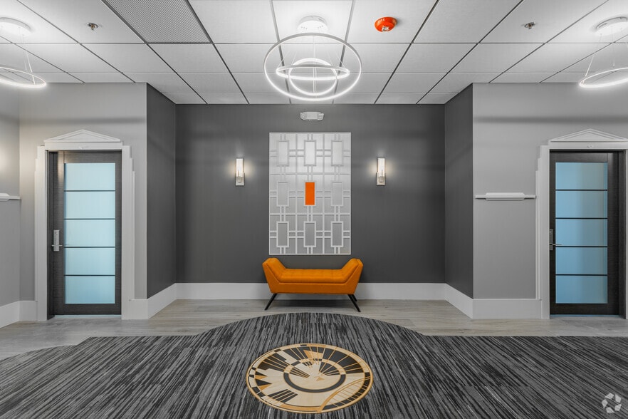 More Photos Of 1741-1761 N Dilleys Rd, Gurnee Office For Lease