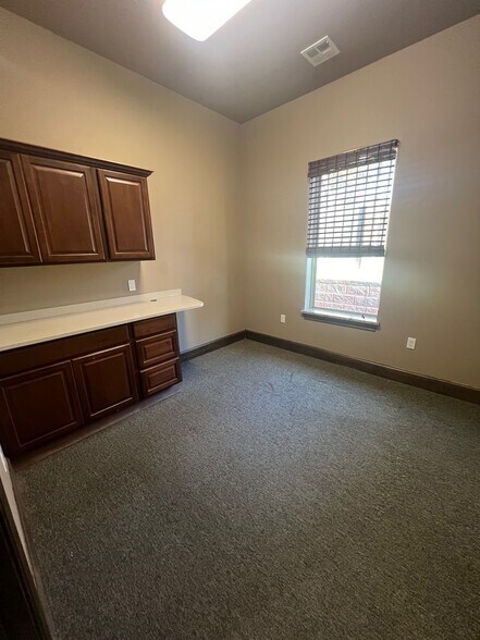 More Photos Of 13310 Eastern ave, Edmond Medical For Sale