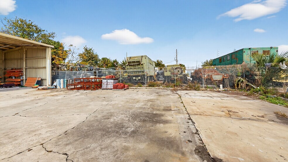More Photos Of 515-519 18th St, Orlando Warehouse For Lease