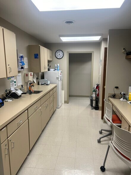 More Photos Of 230-236 Thomas More Pky, Crestview Hills Medical For Lease