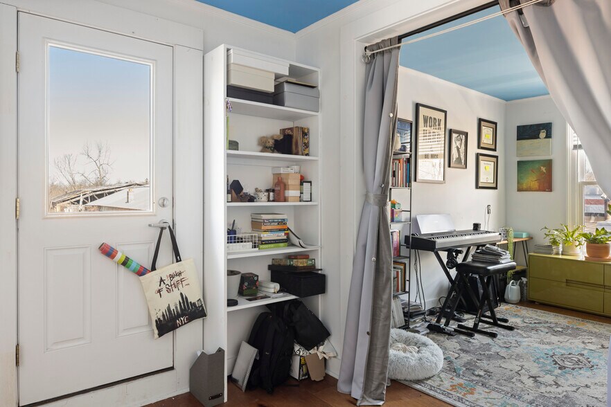 More Photos Of 78 Green St, Hudson Freestanding For Sale