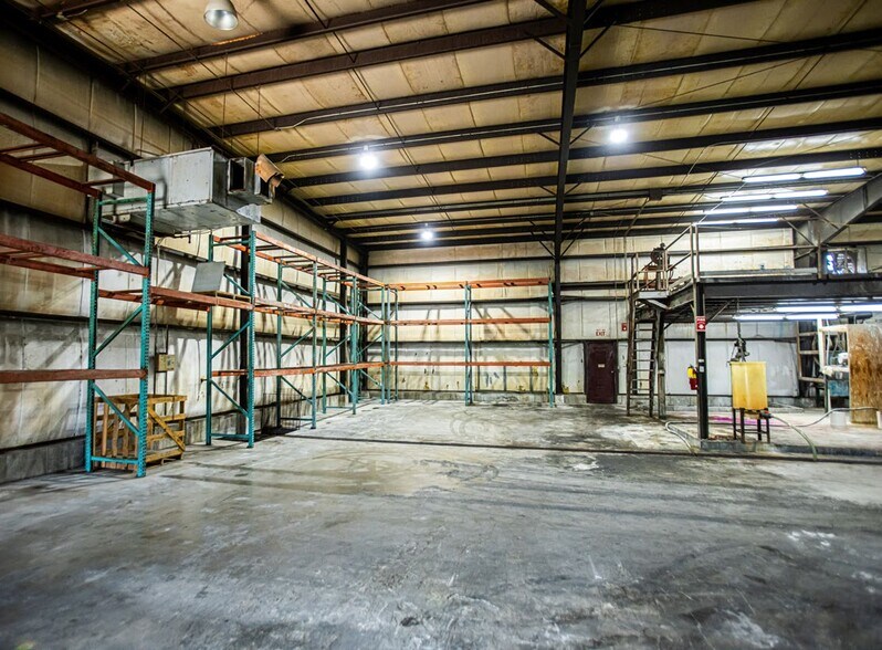 More Photos Of 1 Tenbrook Industrial Ct, Arnold Warehouse For Sale
