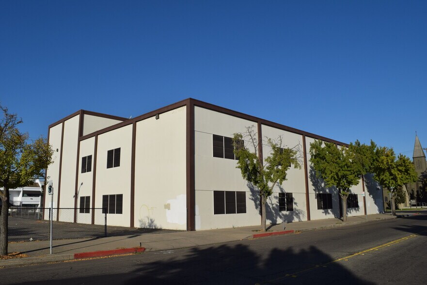 More Photos Of 1116 M St, Modesto Office For Sale
