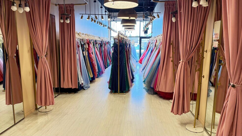 More Photos Of 2900 Gibford Dr, Ottawa Storefront Retail Office For Sale