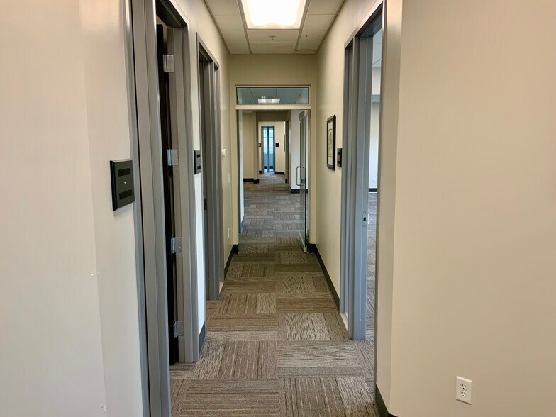 More Photos Of 2972 W Maple Loop Dr, Lehi Office For Lease