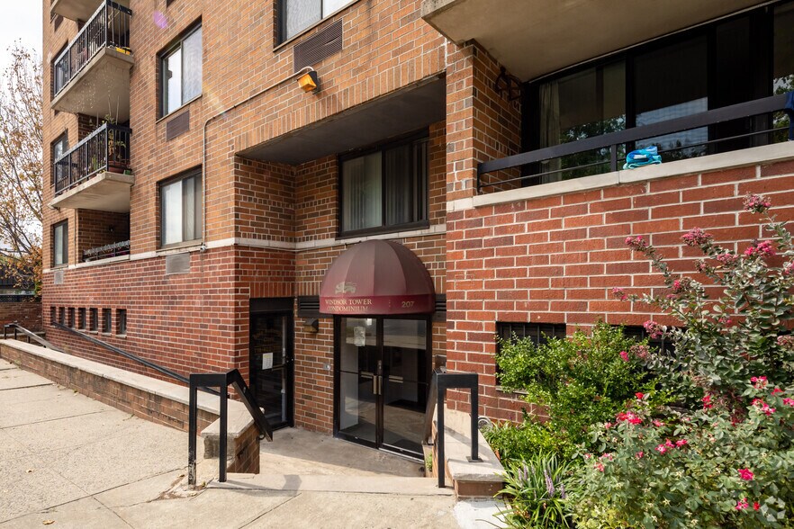 More Photos Of 207 Prospect Park SW, Brooklyn Apartments For Lease