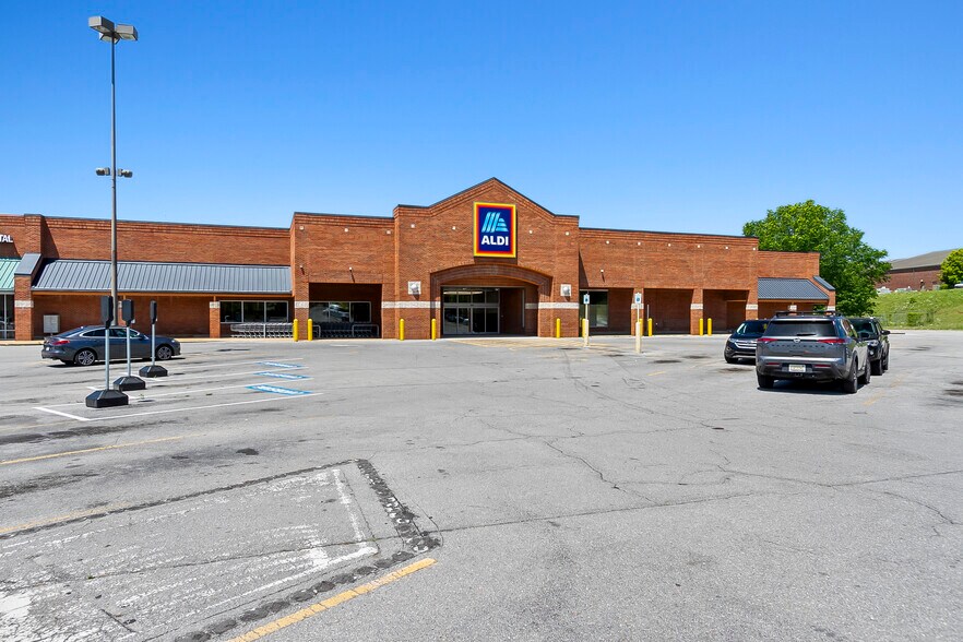 More Photos Of 13620 Highway 43 N, Northport Storefront For Sale